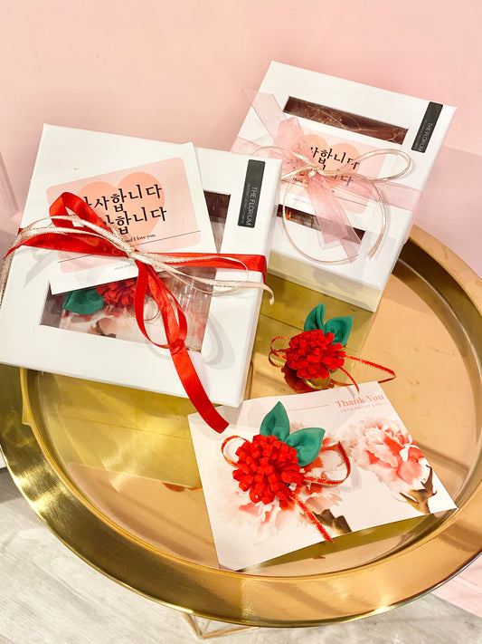 Carnation Money Gift Box 💵