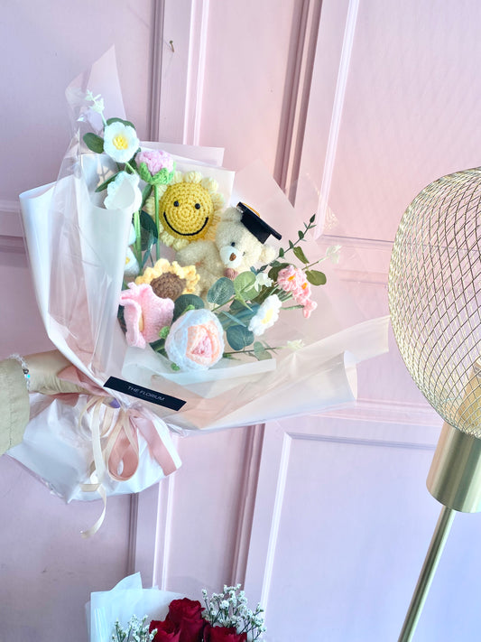 Knitted Flower Grad. Bouquet 🎓